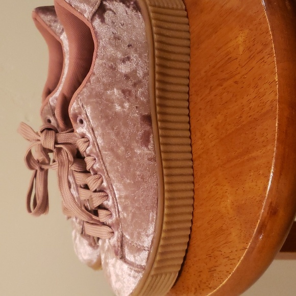 NWOT Misbehave Velvet Sneakers - Picture 3 of 5